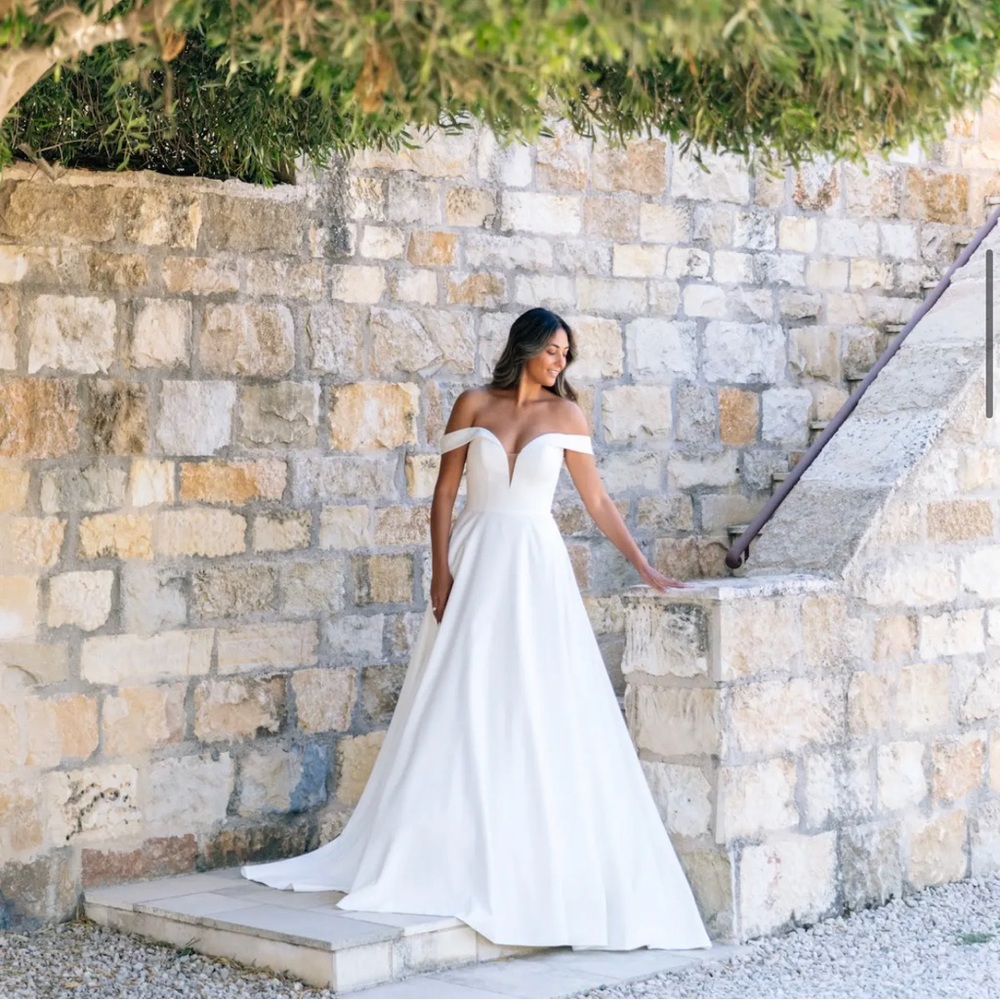 Wedding Ballgown. Timeless, elegant and completely effortless in pear/ivory.